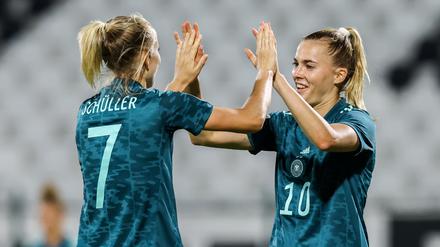 Erfolgreiches Duo. Lea Schüller (links) und Laura Freigang waren für sechs Treffer verantwortlich. 