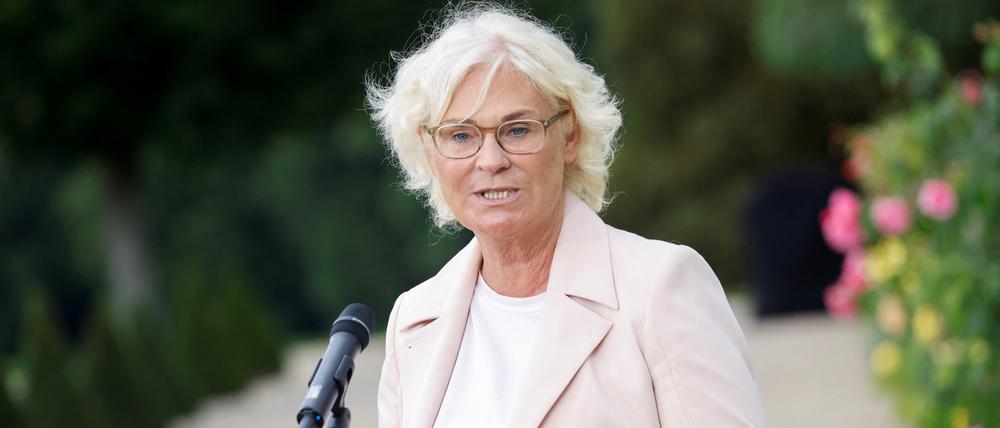Die Verteidigungsministerin Christine Lambrecht bei der Kabinettsklausur in der letzten Woche.