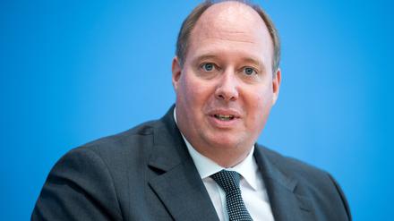 Helge Braun (CDU), Ex-Chef des Bundeskanzleramtes, nimmt an einer Pressekonferenz zur Corona-Warn-App teil. 