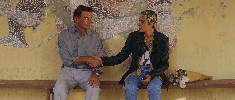 Amnon (Gia Agumava) und Moe (Bebe Sesitashvili) in „Wet Sand“ .