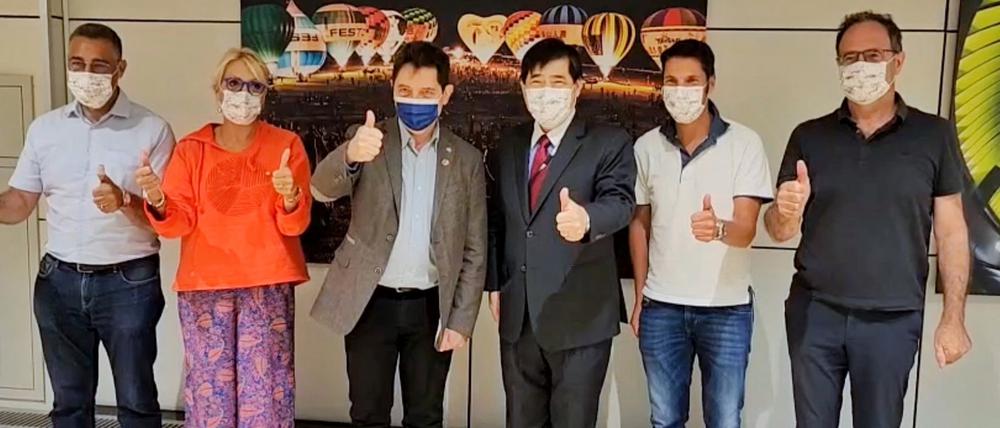 Französische Parlamentarier nach ihrer Ankunft in Taiwan.