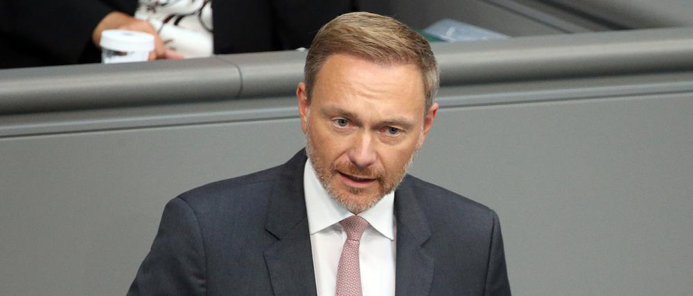 08.09.2022, Berlin: Christian Lindner (FDP), Bundesgefinanzminister, sprcht im Deutschen Bundestag während der Fortsetzung der Haushaltswoche in der Debatte um Finanzen. Foto: Wolfgang Kumm/dpa +++ dpa-Bildfunk +++