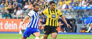 Immer den Stock in der Speiche. Lucas Tousart (links) ist für seine Gegenspieler maximal unangenehm.
