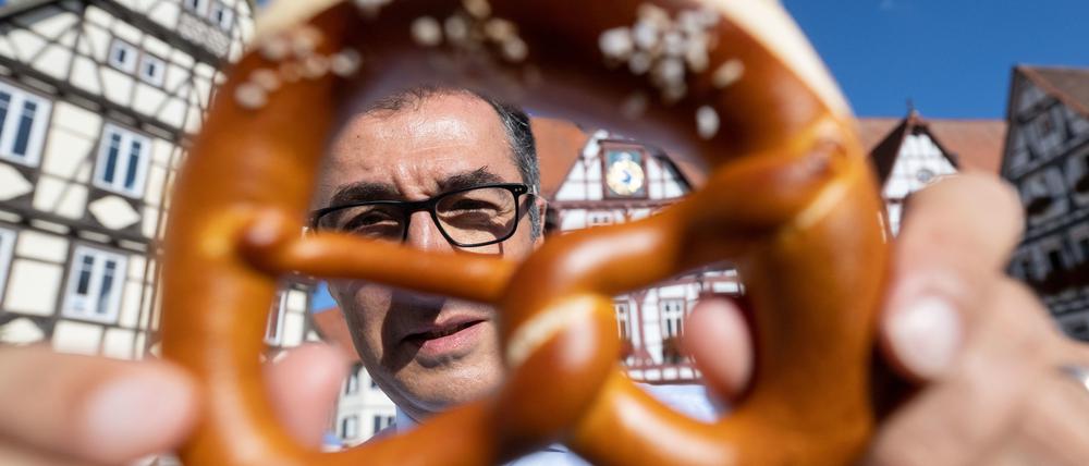 Landwirtschaftsminister Özdemir bekommt die angespannte Lage in der Ernährungswirtschaft zu spüren.