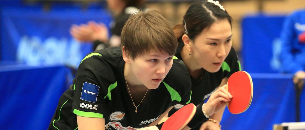 Nina Mittelham (li.) und Shan Xiaona treten in der japanischen Profiliga an.  