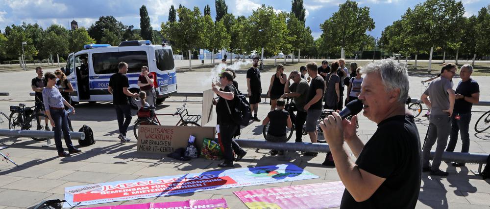 Protest gegen das Treffen der G7-BauministerInnen in Potsdam.