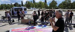 Protest gegen das Treffen der G7-BauministerInnen in Potsdam.
