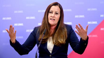 Janine Wissler, Parteivorsitzende, der Partei Die Linke, stellt die Kampagne „Menschen entlasten. Preise deckeln. Übergewinne besteuern“. im Herbst 2022 vor.
