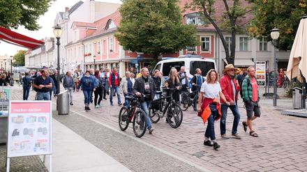 Woche für Woche gibt es sogenannte Montagsspaziergänge in Potsdam - hier ein Bild vom 12. September.