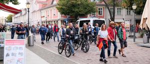Woche für Woche gibt es sogenannte Montagsspaziergänge in Potsdam - hier ein Bild vom 12. September.