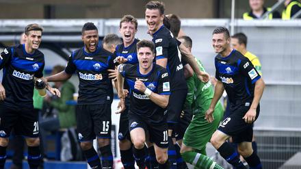 Rekordtor durch Moritz Stoppelkamp (Mitte) und Tabellenführung: Das war der SC Paderborn im September 2014. 