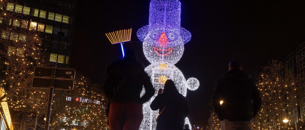 Ein bisschen Zuversicht soll die erleuchtete City West in der Weihnachtszeit verbreiten.