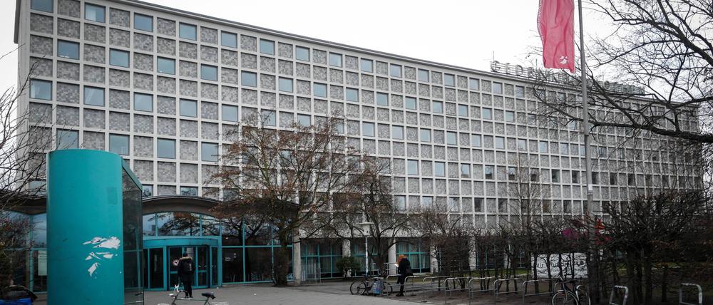 Kommt später. Noch im Koalitionsvertrag hatte sich die rot-grün-rote Regierung auf einen ZLB-Baustart im Jahr 2026 verständigt.