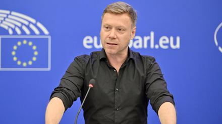 Martin Schirdewan beim Pressebriefing der Fraktion Die Linke im Europäischen Parlament am 13.09.2022.