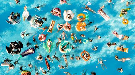Getümmel im Chlorwasser: Doris Dörries Film „Freibad“ kommt jetzt in die Kinos