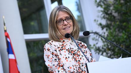 Der letzte Toast. Jahrzehntelang wurde auch in Deutschland auf den Geburtstag der Queen angestoßen. Die britische Botschafterin Jill Gallard sprach vor geladenen Gästen bei der «Queen’s Birthday Party» im Mai in ihrer Residenz, bei der auch das 70,. Thronjubiläum gefeiert wurde. 