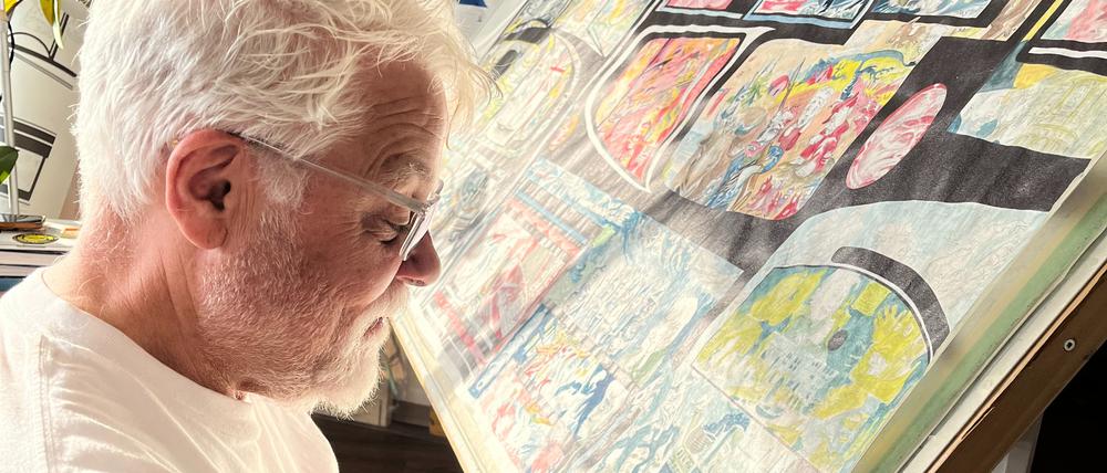 Michael Nicoll Yahgulanaas bei der Arbeit an seinem Bild für Berlin.