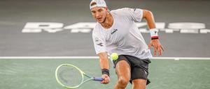 Jan-Lennard Struff gewann sein Duell mit Frankreichs Benjamin Bonzi nach großem Kampf und Abwehr zweier Matchbälle.