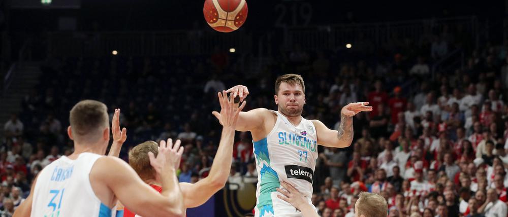 Luka Doncic litt gegen Polen unter körperlichen Problemen und konnte die Niederlage von Titelverteidiger Slowenien nicht verhindern.