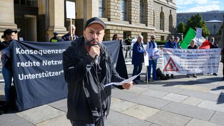 Der Linken-Politiker Ferat Kocak, selbst Betroffener der Anschläge, ist auch Mitglied im Untersuchungsausschuss. 