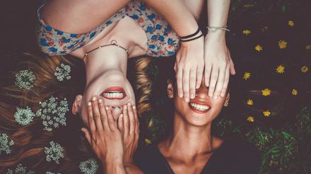 Was beste Freund:innen vermutlich ausmacht: die emotionale Nähe und die Tatsache, dass sie uns ähnlich sind. 