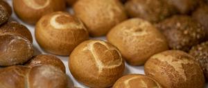 Kostet das Brötchen bald einen Euro? Die Bäcker leiden unter den hohen Gaspreisen. 