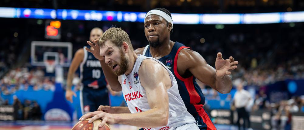 Die Franzosen (rechts Topscorer Guerschon Yabusele) ließen Polen keine Luft zum Atmen und gewannen das Halbfinale ohne große Mühe.