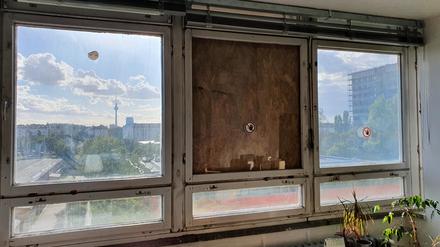 Marode Fenster im Gymnasium am Europasportpark in Berlin-Pankow