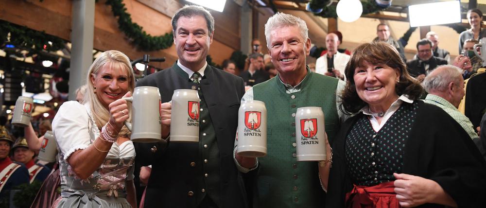 Bayerns Ministerpräsident Markus Söder mit Münchens Oberbürgermeister Dieter Reiter