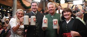 Bayerns Ministerpräsident Markus Söder mit Münchens Oberbürgermeister Dieter Reiter