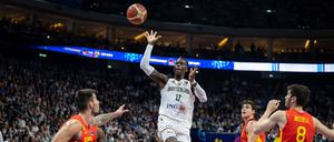 Kapitän Dennis Schröder spielt ein überragendes Turnier, konnte die Halbfinalniederlage gegen Spanien aber auch nicht verhindern.