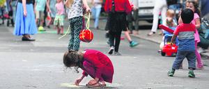 Eine temporäre Spielstraße in Kreuzberg.