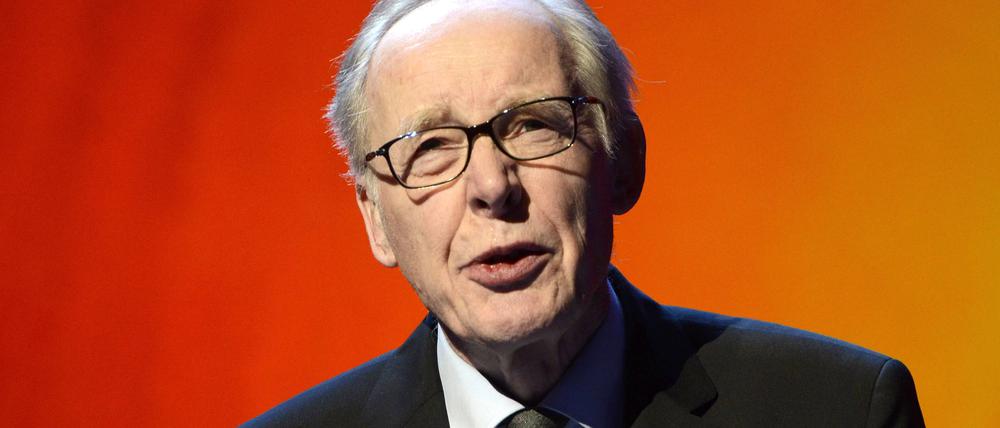 Ulrich Gregor 2013, bei der Verleihung des Ehrenbären an Claude Lanzmann.         