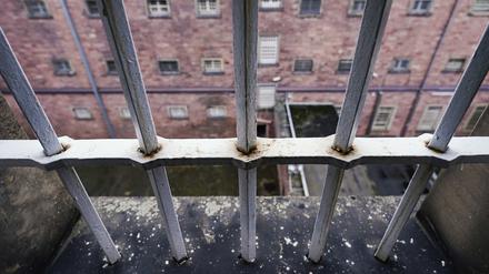 Fenstergitter in einem Gebäude des ehemaligen Gefängnisses in Heidelberg (Archivbild).