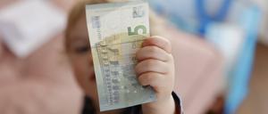 Armut von Kindern bekämpfen, das ist das Ziel der Kindergrundsicherung, die den Grünen und der SPD wichtig ist.