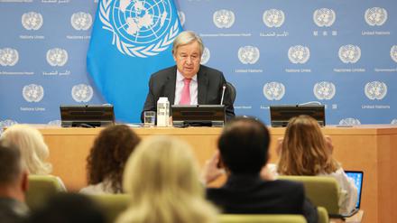 14.09.2022, USA, New York: UN-Generalsekretär Antonio Guterres spricht auf einer Pressekonferenz im UN-Hauptquartier. Guterres sieht nach einem Gespräch mit Russlands Präsident Putin momentan keine Hoffnung auf baldige Friedensverhandlungen zwischen Moskau und Kiew.  +++ dpa-Bildfunk +++