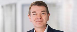 Als einer von zwei Programmdirektoren des WDR gilt Jörg Schönenborn als aussichtsreicher Kandidat für die Wahl eines neuen Intendanten. Der Rundfunkrat des ARD-Senders will darüber am 27. Juni entscheiden. 
