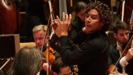 Solist Leonidas Kavakos, Robin Ticciati und das DSO in der Philharmonie