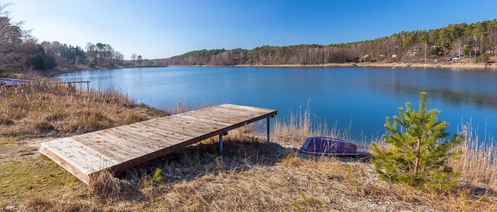 Der Pinnower See bei Guben verliert seit Jahren Wasser.  Das liegt auch am nahegelegenen Tagebau.