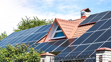 Viele würden gern mit Solaranlagen Energiekosten senken.