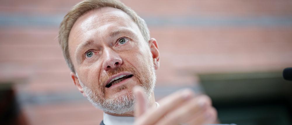 Bundesfinanzminister Christian Lindner will den Rundfunkbeitrag einfrieren und Intendantengehälter deckeln