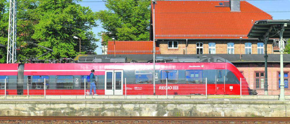 Um das Angebot auf der Schiene attraktiver zu machen, wollen Brandenburg und Mecklenburg-Vorpommern zusammenarbeiten.