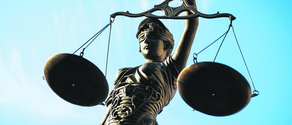 Die Götting der Gerechtigkeit, Justitia, wird üblicherweise mit verbundenen Augen dargestellt.