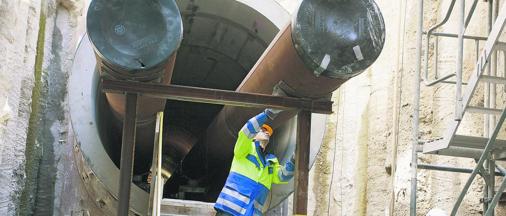 Baustelle eines Fernwärmetunnels des Versorgers Vattenfall unter der Seydelstrasse in Berlin-Mitte.