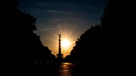 Berlin erwacht: Morgenstimmung eingefangen kurz nach Sonnenaufgang.