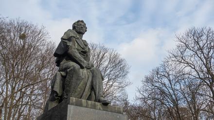Denkmal des großen russischen Dichters Alexander Puschkin in Kiew.