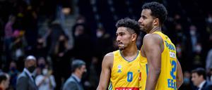 Zurück in Gelb. Johannes Thiemann (rechts) und Maodo Lo sind nach der EM bei Alba ins Training zurückgekehrt.