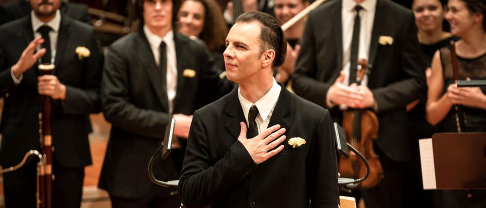 Currentzis bei einem Auftritt in der Berliner Philharmonie 2018.
