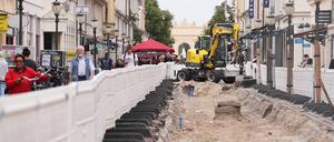 Seit Wochen ist der vordere Teil der Brandenburger Straße zwischen Friedrich-Ebert- und Jägerstraße eine Baustelle.