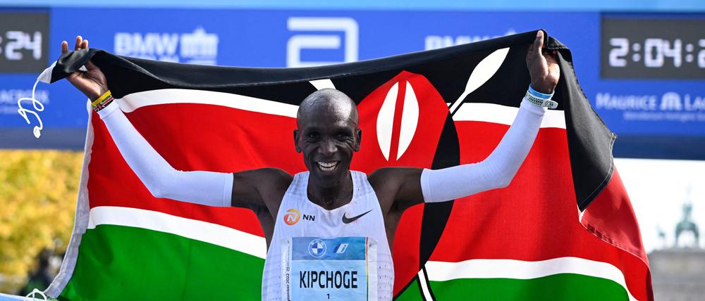 Eliud Kipchoge war überglücklich nach dem Zieleinlauf.